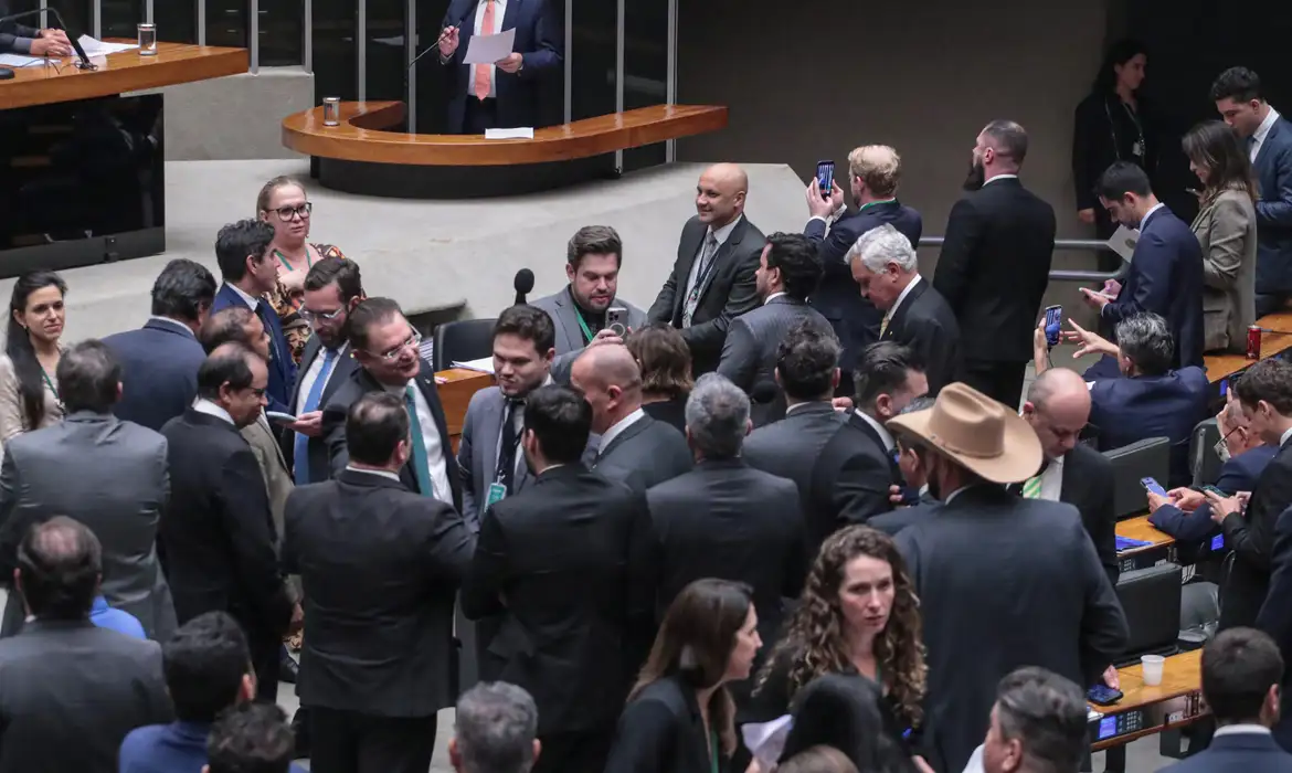 Especialistas alertam que PL da Dosimetria pode favorecer criminosos comuns