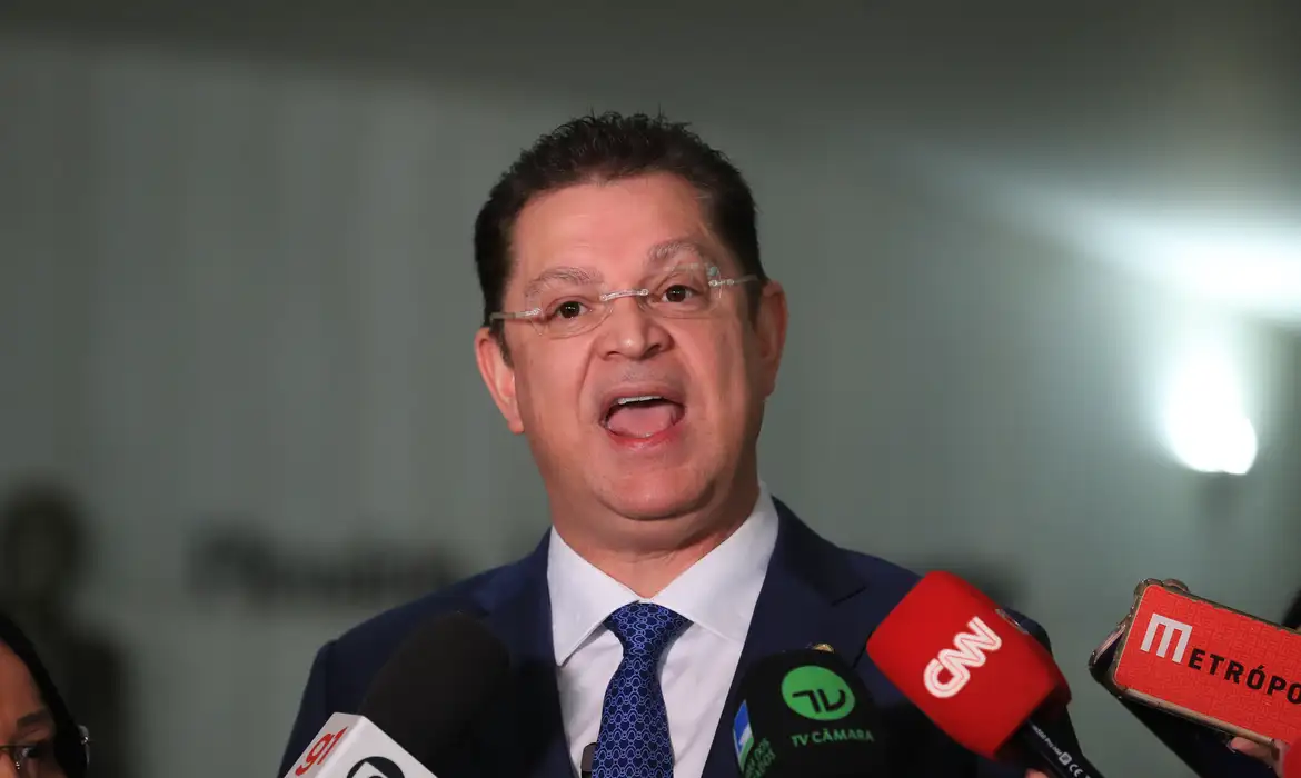 Sóstenes Cavalcante, líder do PL, nega irregularidades em investigação