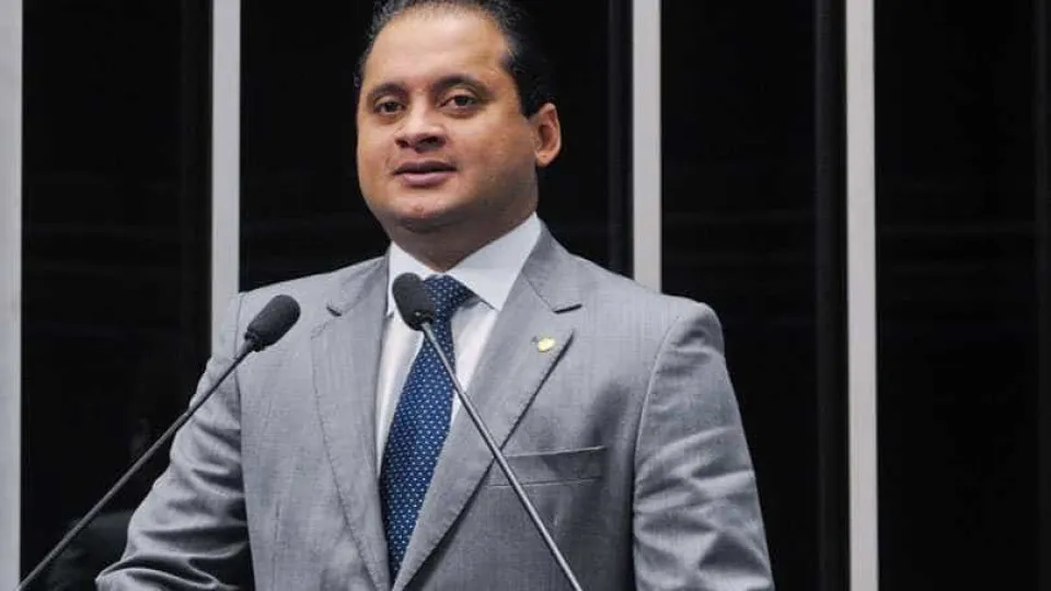 Senador Weverton Rocha é alvo de operação da PF por fraudes no INSS