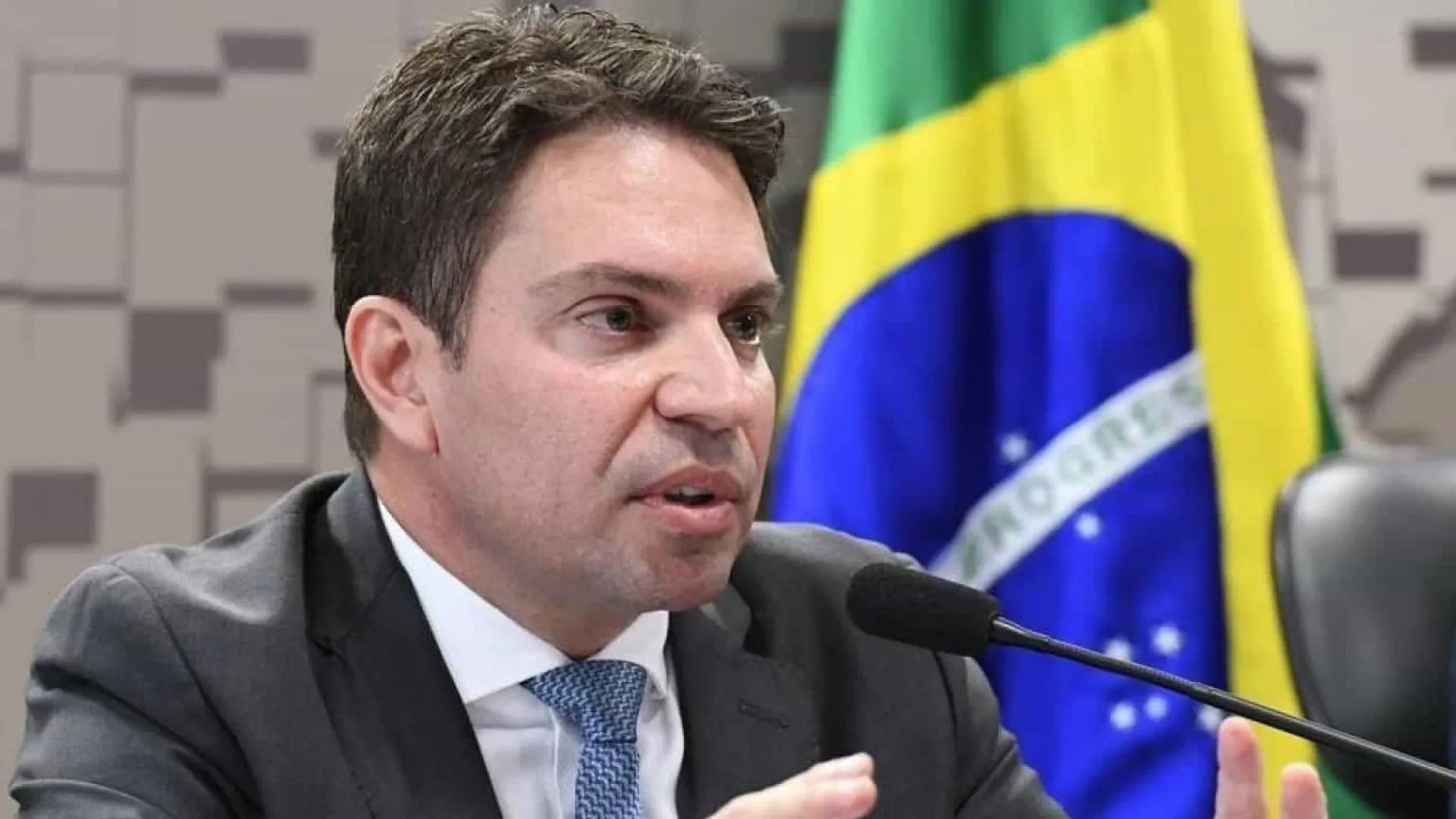 PF confirma que deputado Ramagem deixou o Brasil pela Guiana de forma clandestina