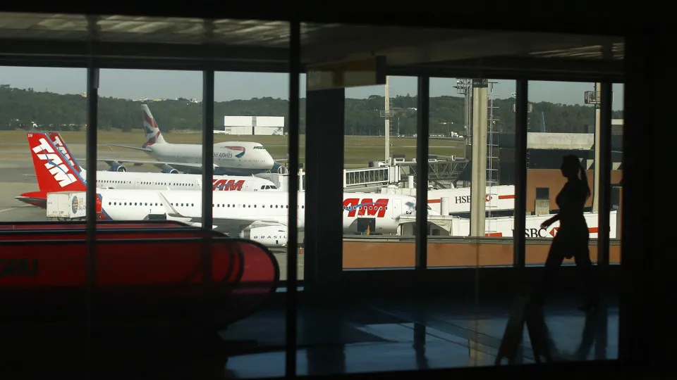 Governo realiza leilão e concede 13 aeroportos de pequeno porte