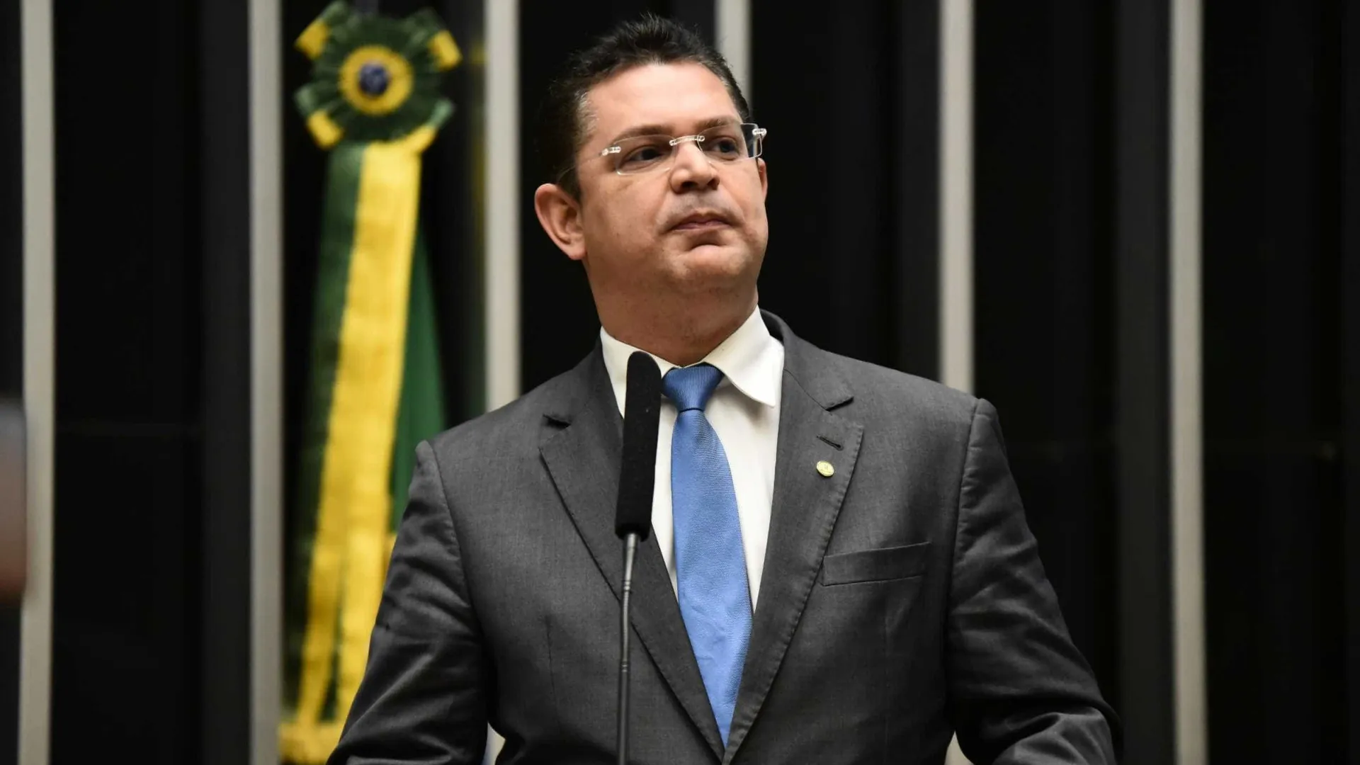 Sóstenes Cavalcante critica Moraes e aponta abuso de poder em decisão sobre Zambelli