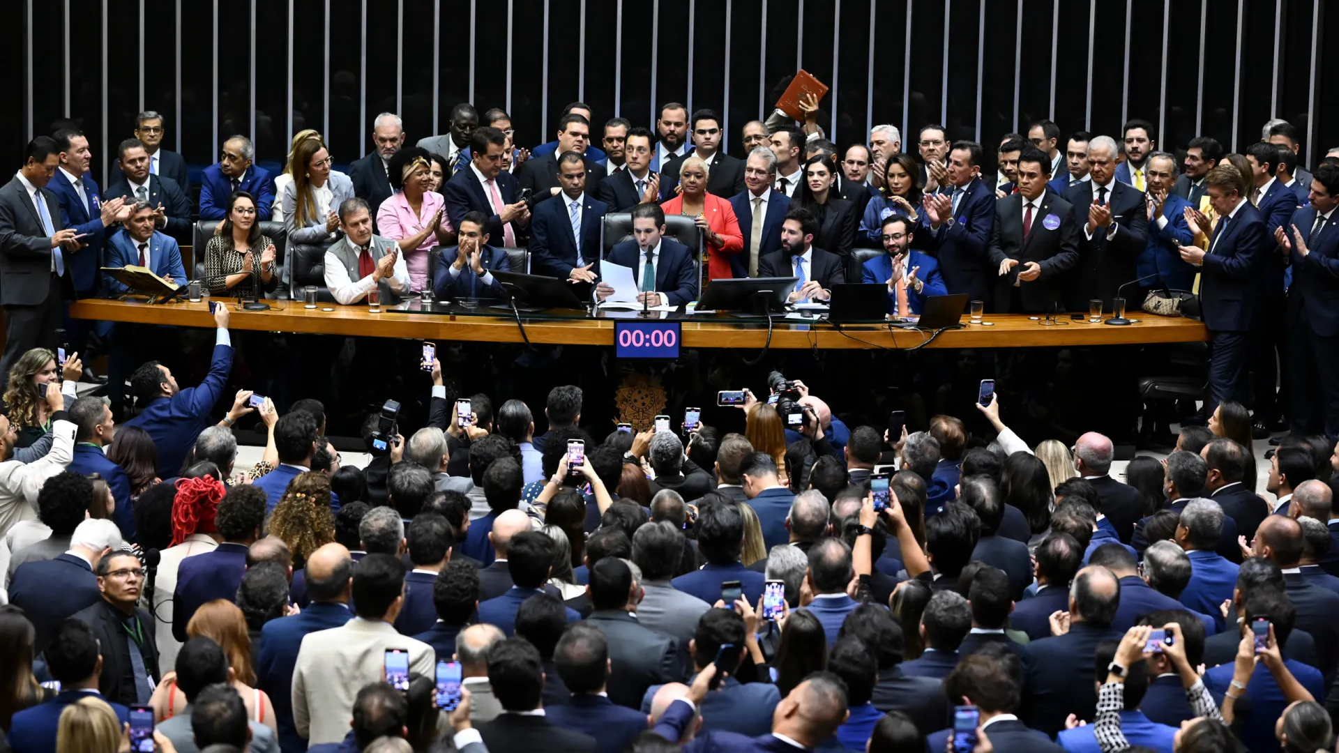 Entidades de Imprensa Reagem à Agressão de Jornalistas na Câmara dos Deputados