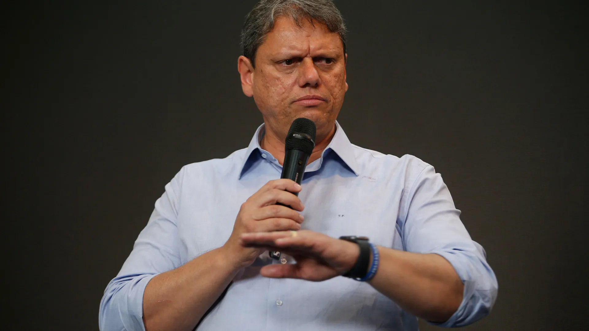 Tarcísio de Freitas ganha apoio de líderes evangélicos como alternativa à Michelle Bolsonaro
