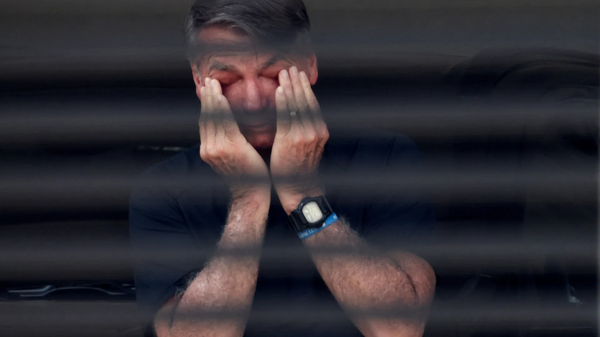 PL Suspende Salário e Atividades de Jair Bolsonaro Após Condenação