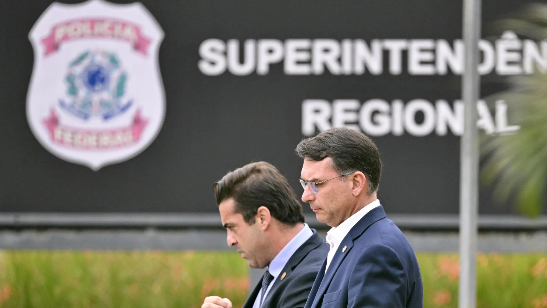 Flávio Bolsonaro revela pedido de anistia feito por Jair a líderes do Congresso