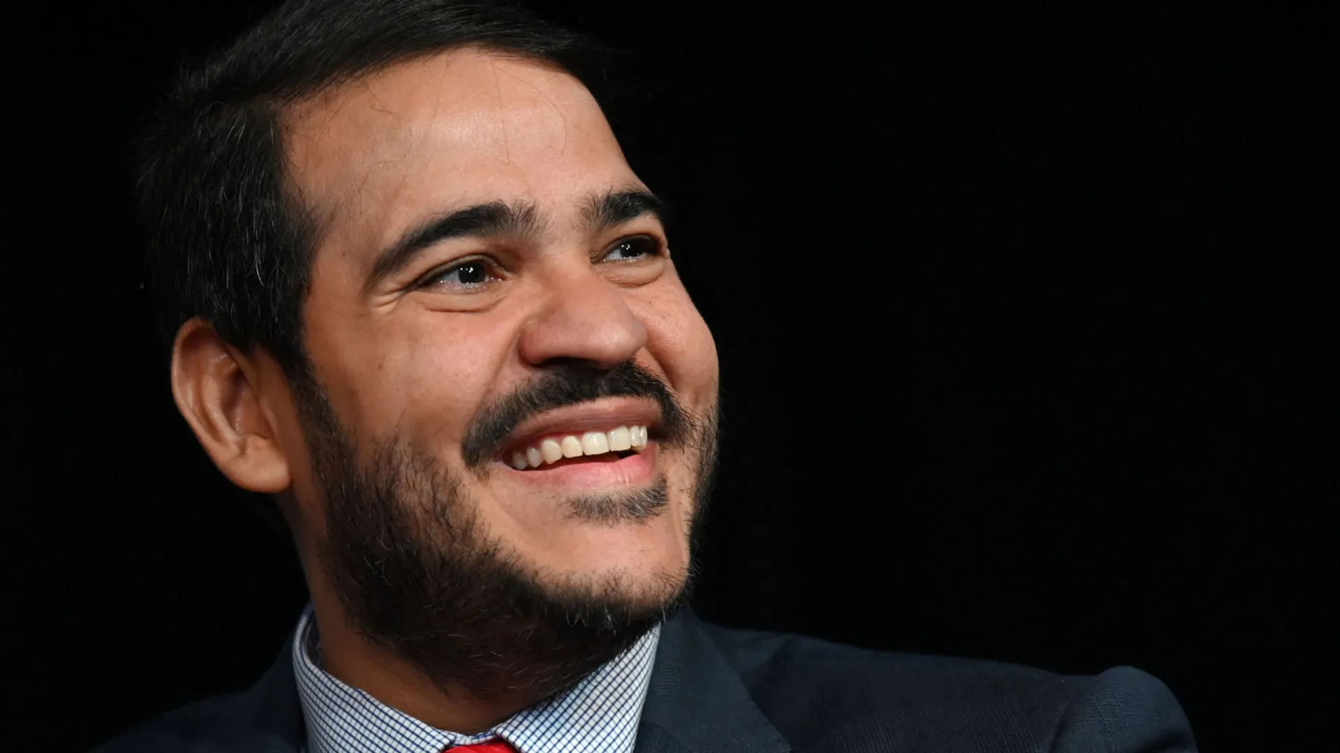 Messias se dirige a Alcolumbre após indicação ao STF e promete ouvir senadores