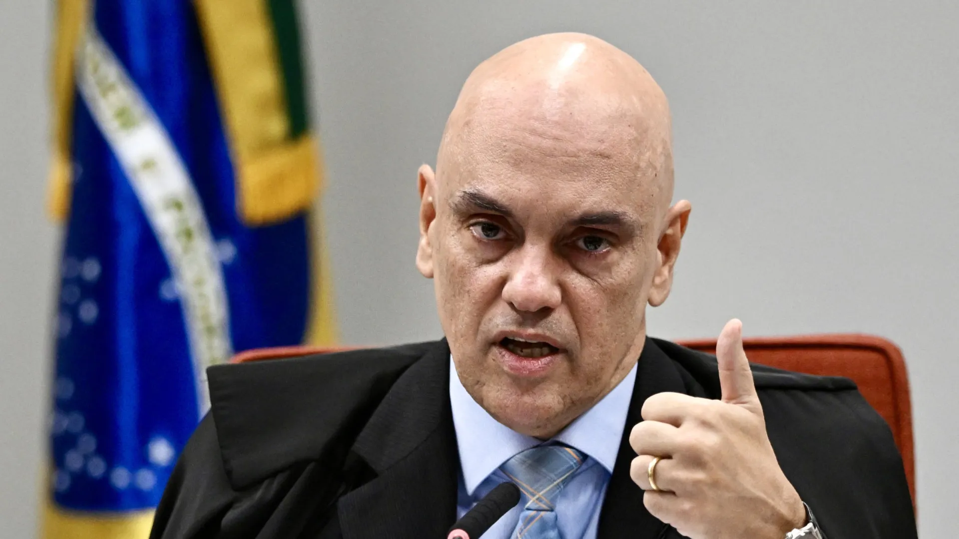 Moraes anula autorizações de visitas a Bolsonaro durante prisão domiciliar