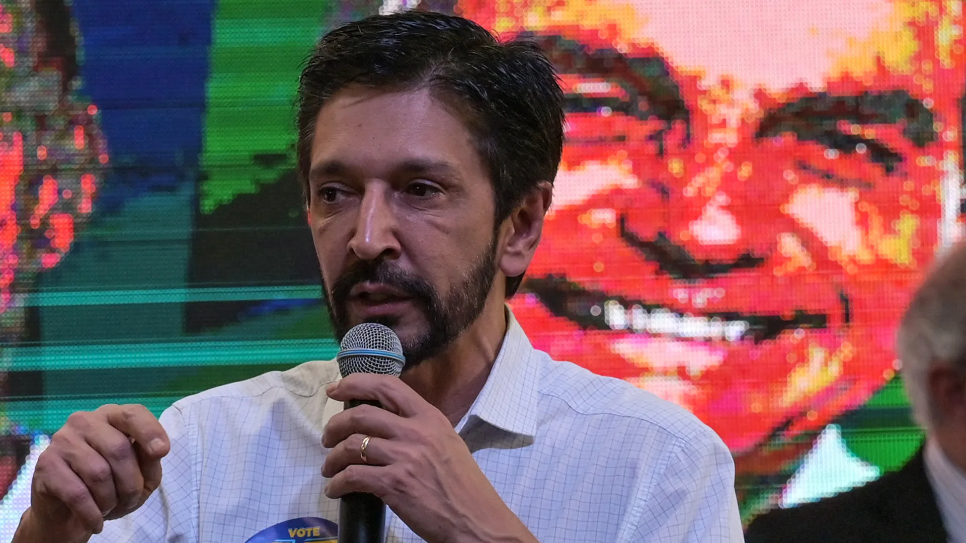 Prefeito Ricardo Nunes busca regulamentação para mototáxis em São Paulo