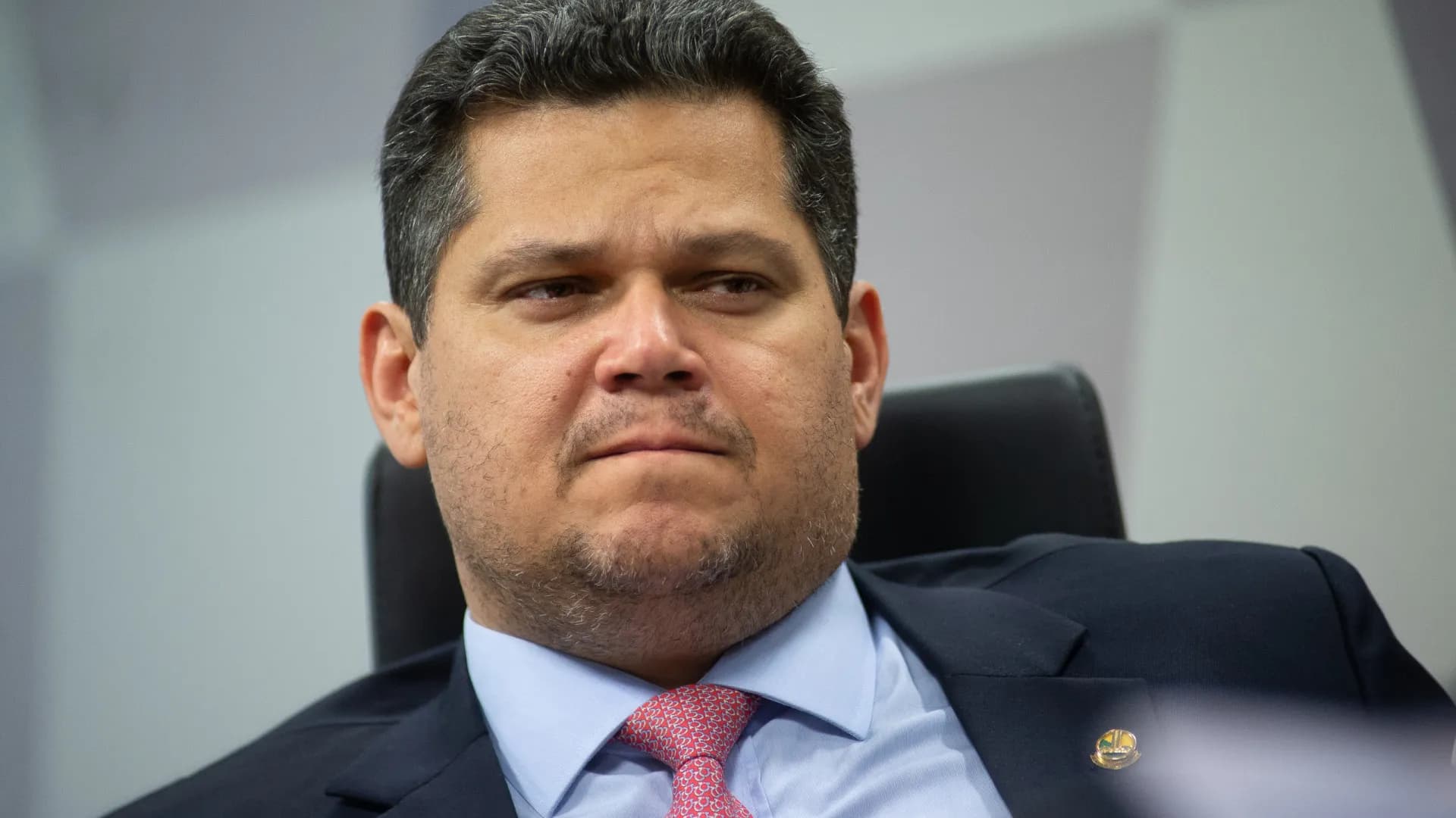 Alcolumbre defende Pacheco como indicado ao STF enquanto Lula pressiona por Jorge Messias
