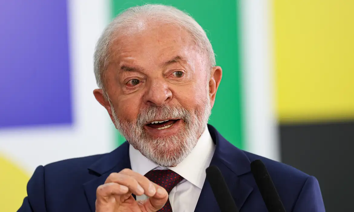Lula sanciona Orçamento de 2026 com veto ao aumento do Fundo Partidário