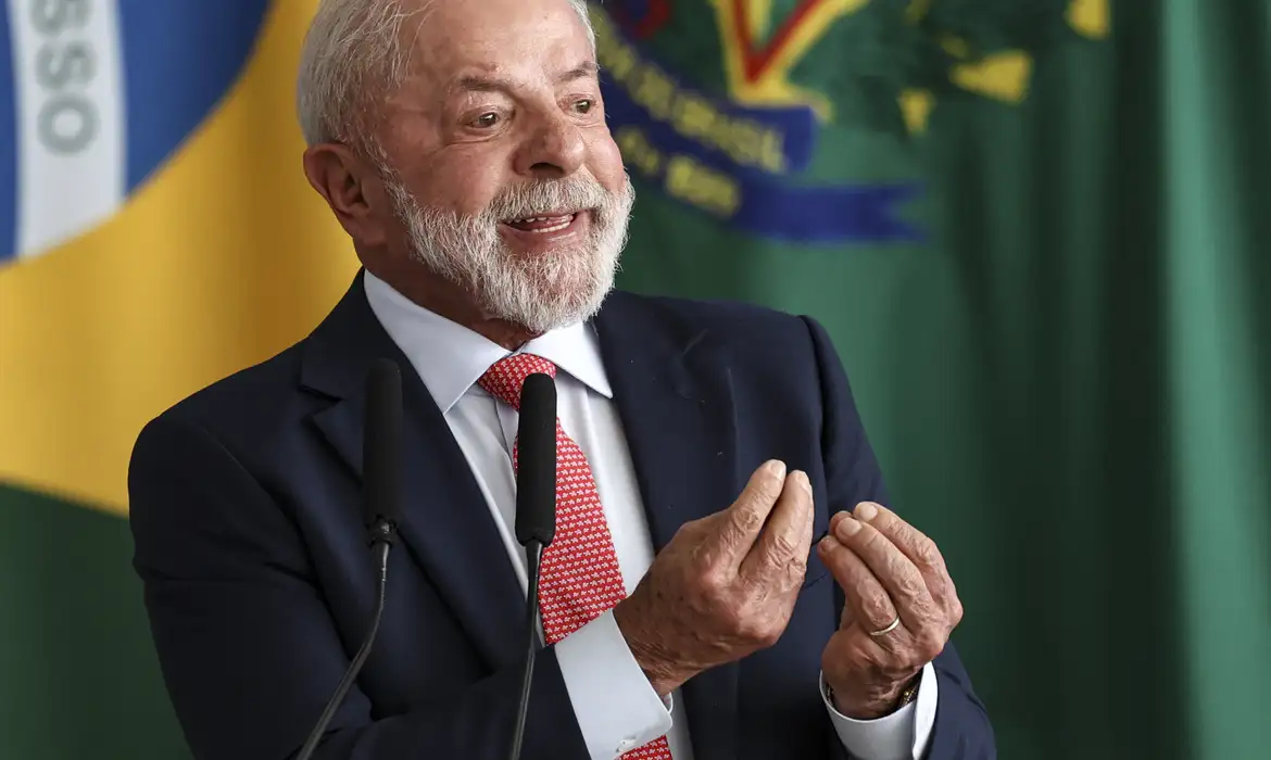 Lula: A democracia é um projeto contínuo que deve ser protegido
