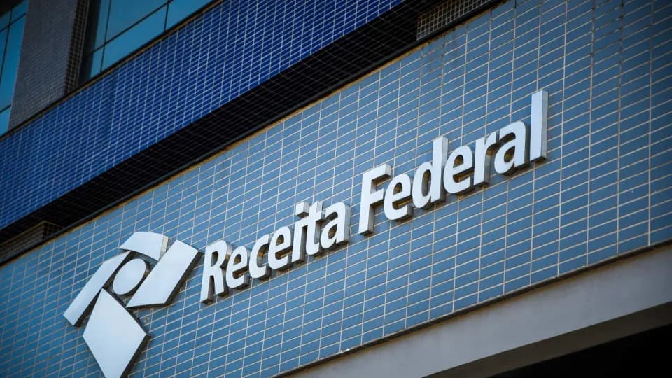 Receita Federal desmente aumento de imposto para professores após reajuste salarial