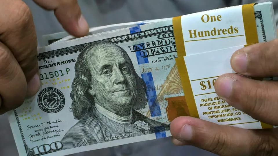 Dólar à vista inicia o dia em alta de 0,07%, cotado a R$ 5,3761, aguardando CPI dos EUA