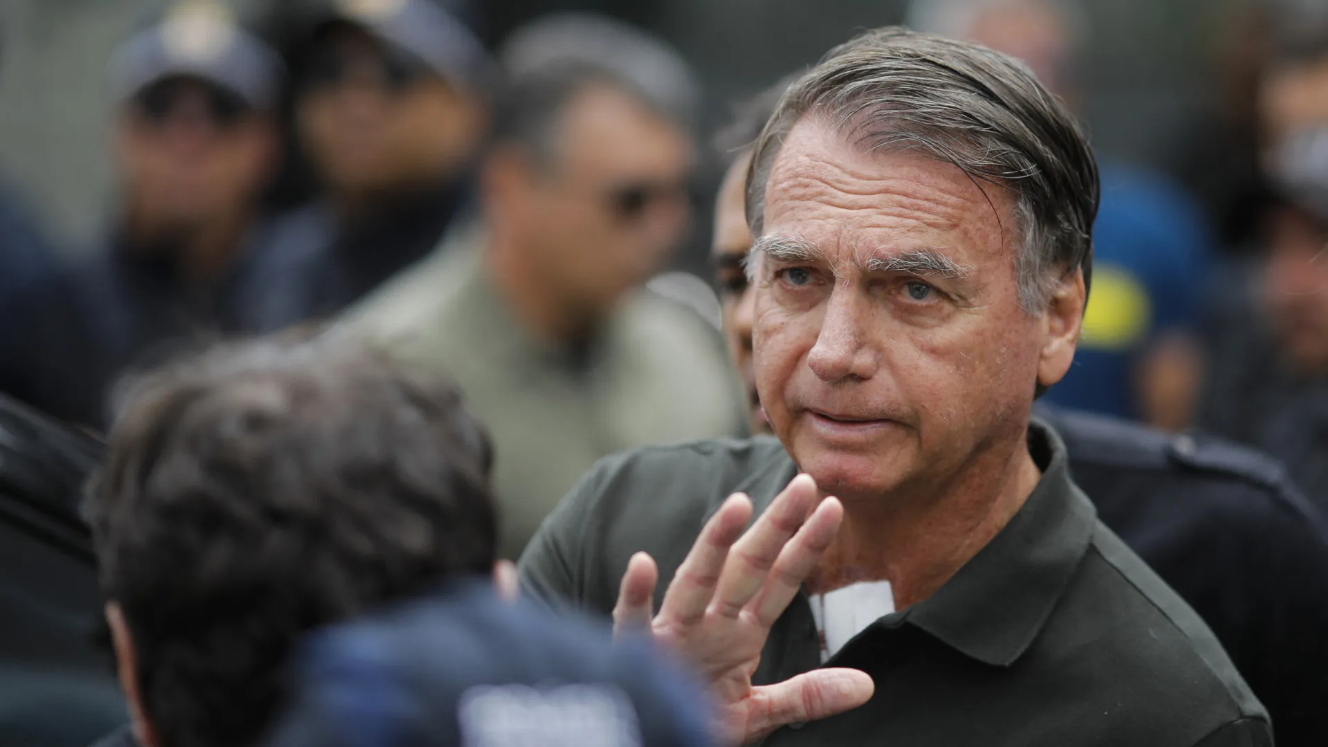 Defesa de Jair Bolsonaro solicita novamente prisão domiciliar após queda e alerta sobre riscos à saúde
