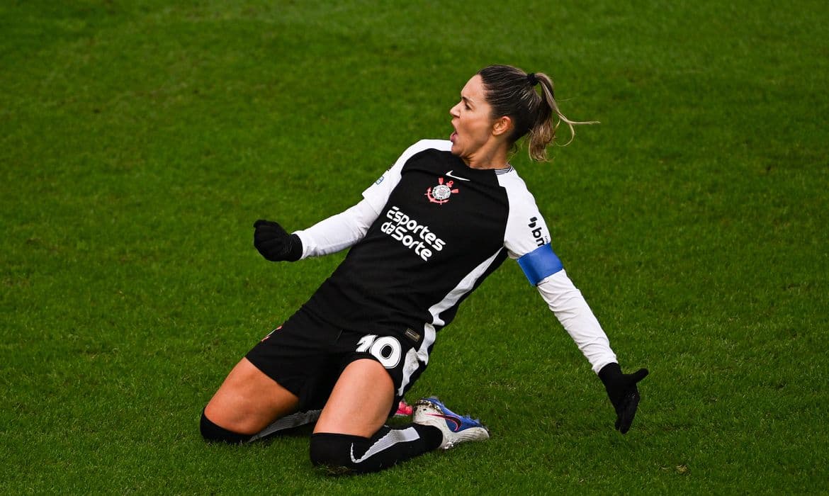 Corinthians avança para a final da Copa das Campeãs com gol de Gabi Zanotti