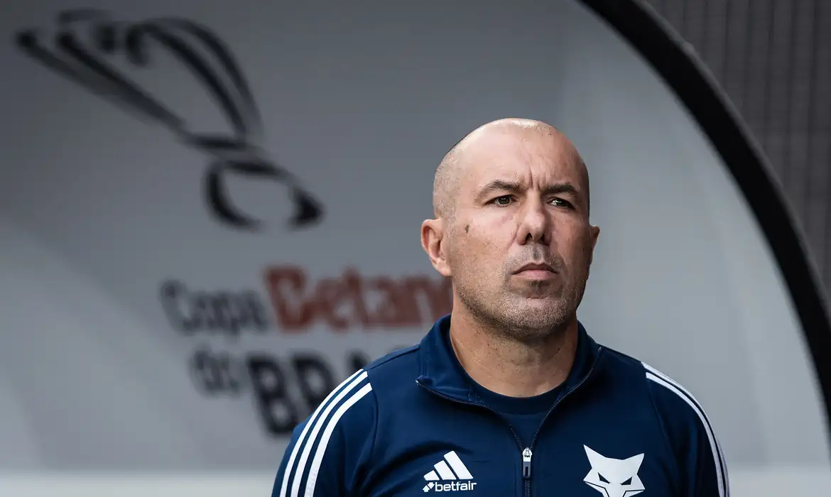 Cruzeiro comunica a saída de Leonardo Jardim após eliminação na Copa do Brasil